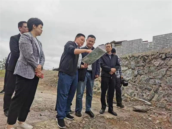 5月10日，副县长徐涌泗一行调研湖田山项目，黄山九游体育（中国）有限公司集团党委书记、董事长洪筱明，湖田山执行董事邢辉姣陪同2.jpg